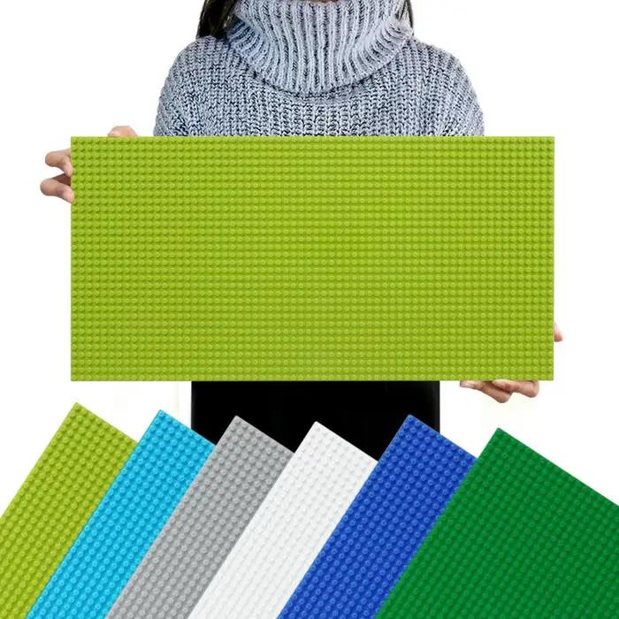Planche de Base de Blocs de Construction Classiques 32x64 Troux Robuste en Plastique Multicolore pour Enfants et Adultes Occasions Spéciales Créativité Imagination
