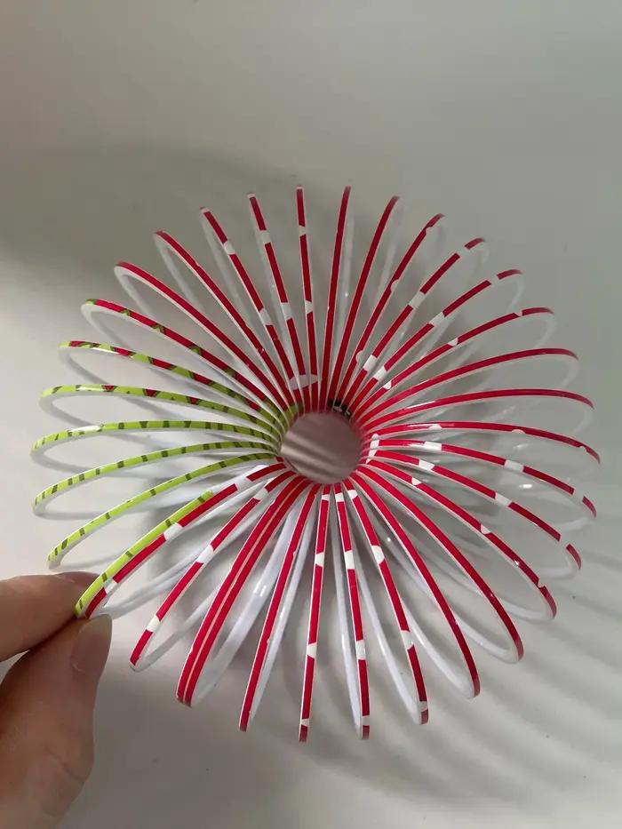 Jouet éducatif en forme de cercle arc-en-ciel à ressort pour enfants