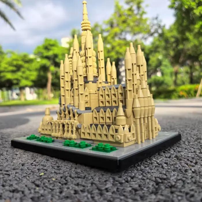 Maquette détaillée de la Sagrada Familia en ABS pour collectionneurs et amateurs d'architecture occasions spéciales et décoration intérieure