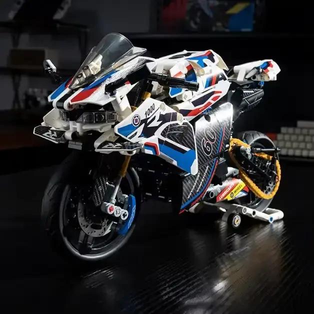 Ensemble de blocs de construction de moto à 8 moteurs de haute technologie