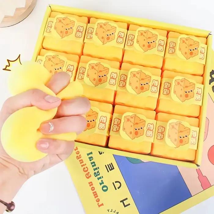 Jouet sensoriel anti-stress en forme de fromage en caoutchouc souple pour réduire le stress améliorer la concentration et la relaxation pour adultes et adolescents occasions spéciales