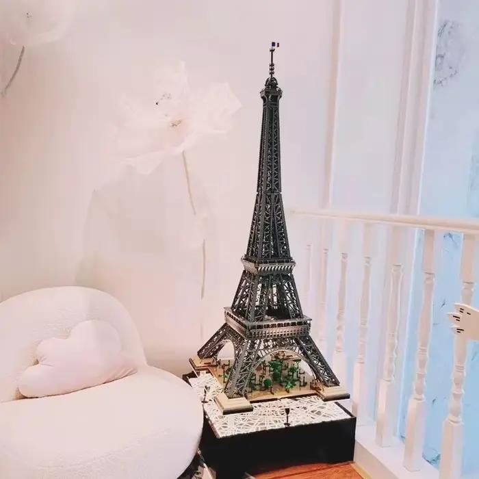 Modèle de la Tour Eiffel de 1