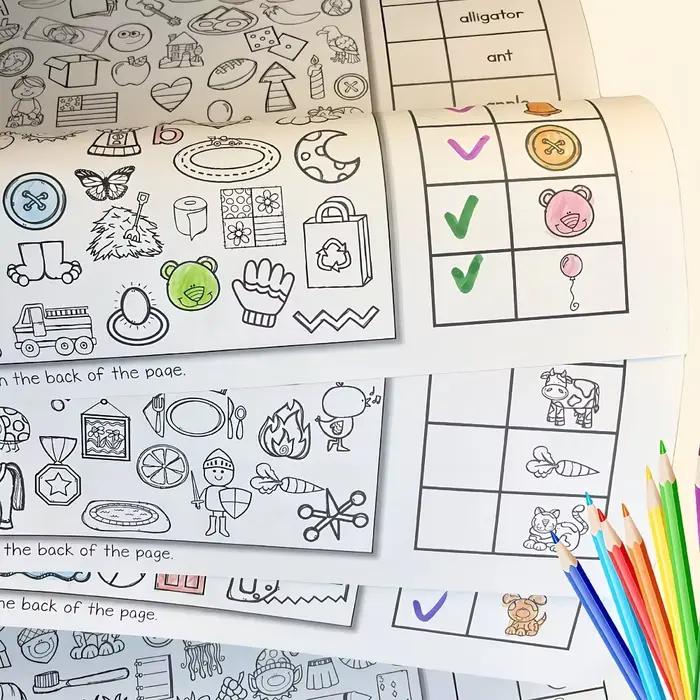 Livre d'activités amusantes pour enfants avec objets cachés