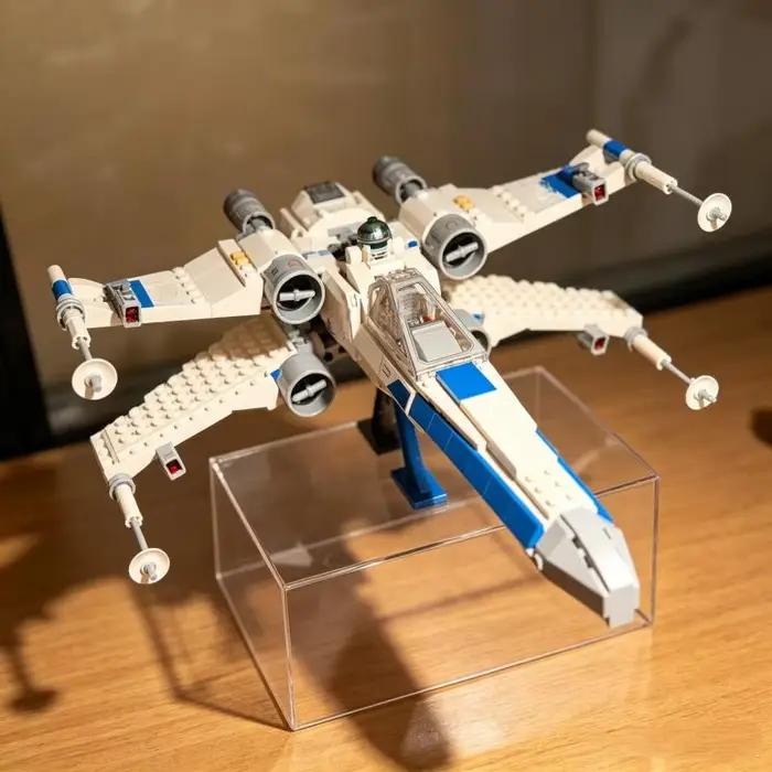 2026 Hot Toys 558 pièces Modèle de puzzle de la chasseuse X-wing de la République, Blocs de construction pour la décoration intérieure, Cadeaux d'anniversaire et de fête