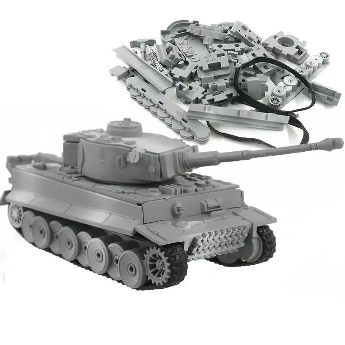 Kits de construction de modèles de chars 4D différents jouets éducatifs matériaux de décoration panthère tigre turmtigre assaut occasions spéciales constructions militaires plastique ABS haute qualité assemblez et créez vos propres chars de guerre