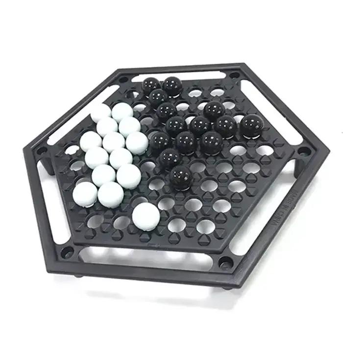 Capable Games Jeu d'échecs portable Jeu de société familial pour enfants Développement intellectuel Carrom Board Push Chess