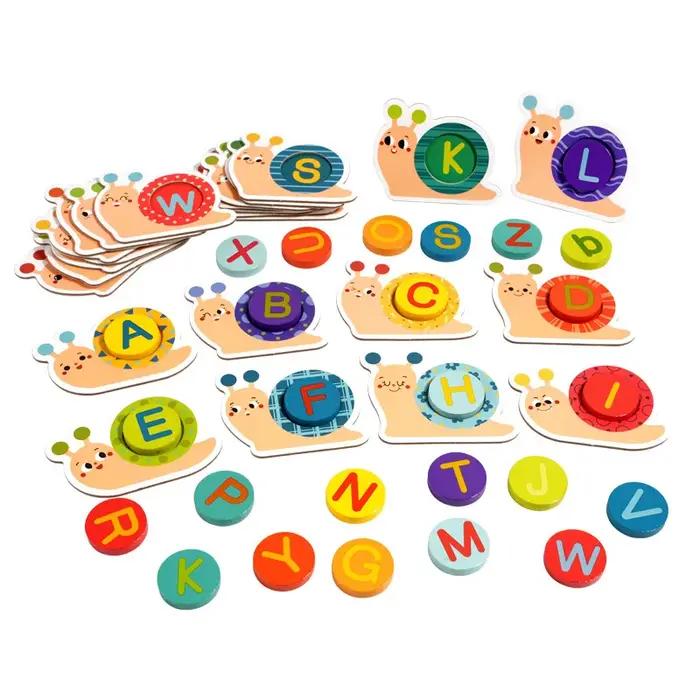Jeu de correspondance de lettres sur le thème d'escargot