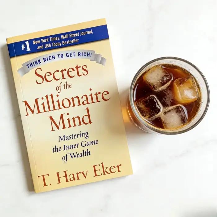 Les Secrets de l'Esprit du Millionnaire - Livre de poche en anglais - Maître du jeu intérieur de la richesse - Finance - Guide de réussite et d'auto-assistance