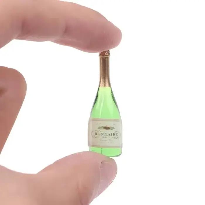 Bouteilles de Champagne vitréuses miniatures pour maison de poupée