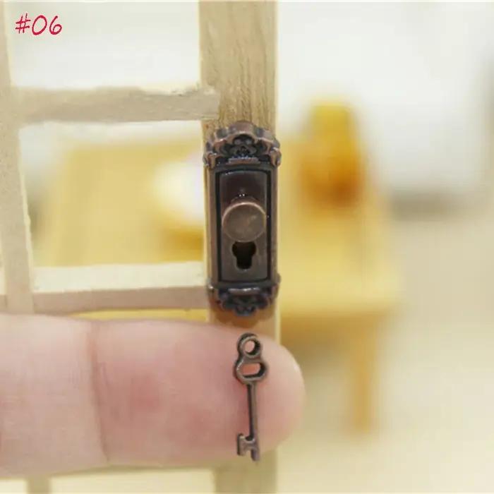 Mignon Vintage drôle 1/12 échelle maison de poupée Miniature serrure de porte et clé