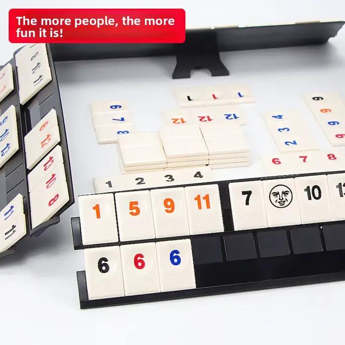 Jeu de Rummy Cube 106 Pièces 4 Plateaux Étui Portable Jeu de Société Sportif Convivial Occasionnel Famille Amis