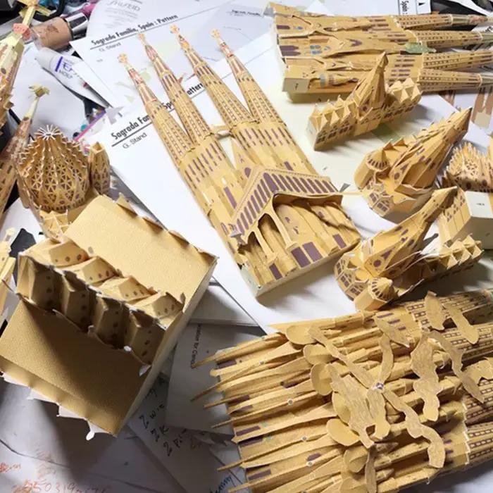 Kit de puzzle en papier 3D DIY de la Sagrada Familia