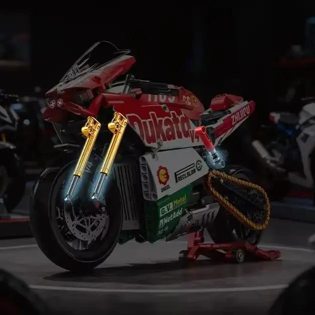Ensemble de blocs de construction de moto à 8 moteurs de haute technologie