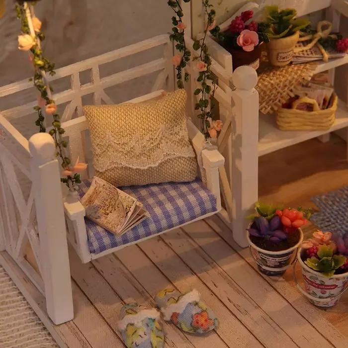 Mini maison de poupée chaton