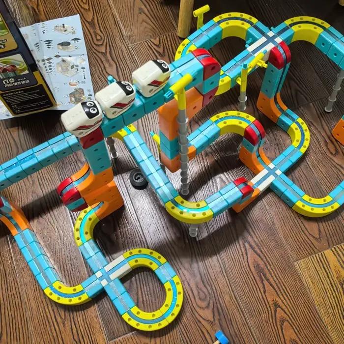 Train électrique magnétique, circuit magique, voiture DIY, jouet cube, modèle créatif éducatif, voitures sur rail, cadeaux pour enfants garçons
