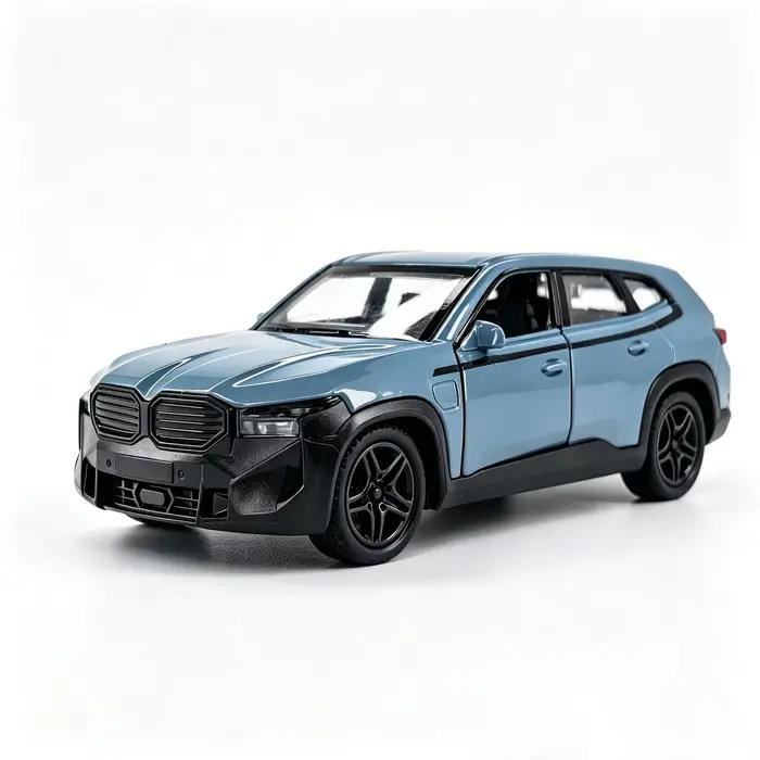 Superbe voiture jouet de style rétro pour garçons. Modèle