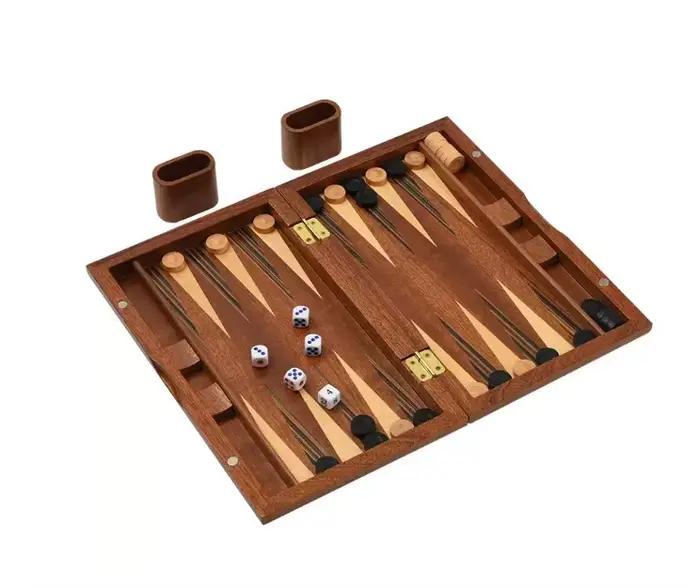 Jeu de backgammon en bois massif pour divertissement familial et amical avec boite de rangement, plateau acrylique et plusieurs tailles disponibles pour toutes occasions