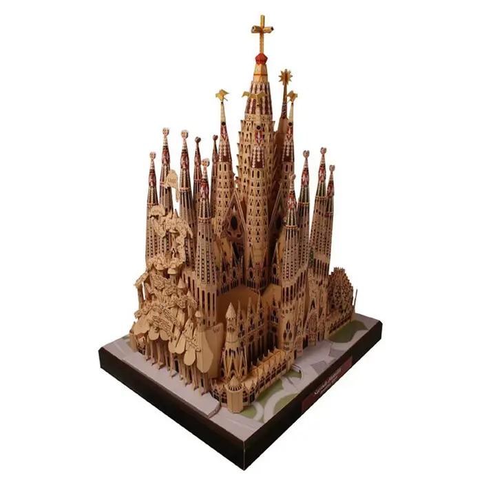Kit de puzzle en papier 3D DIY de la Sagrada Familia
