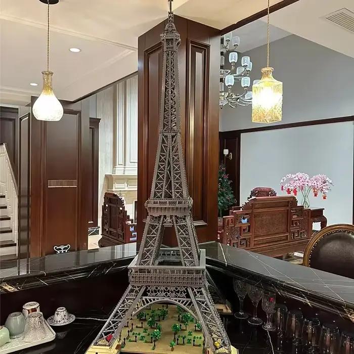 En stock, Tour Eiffel de 1